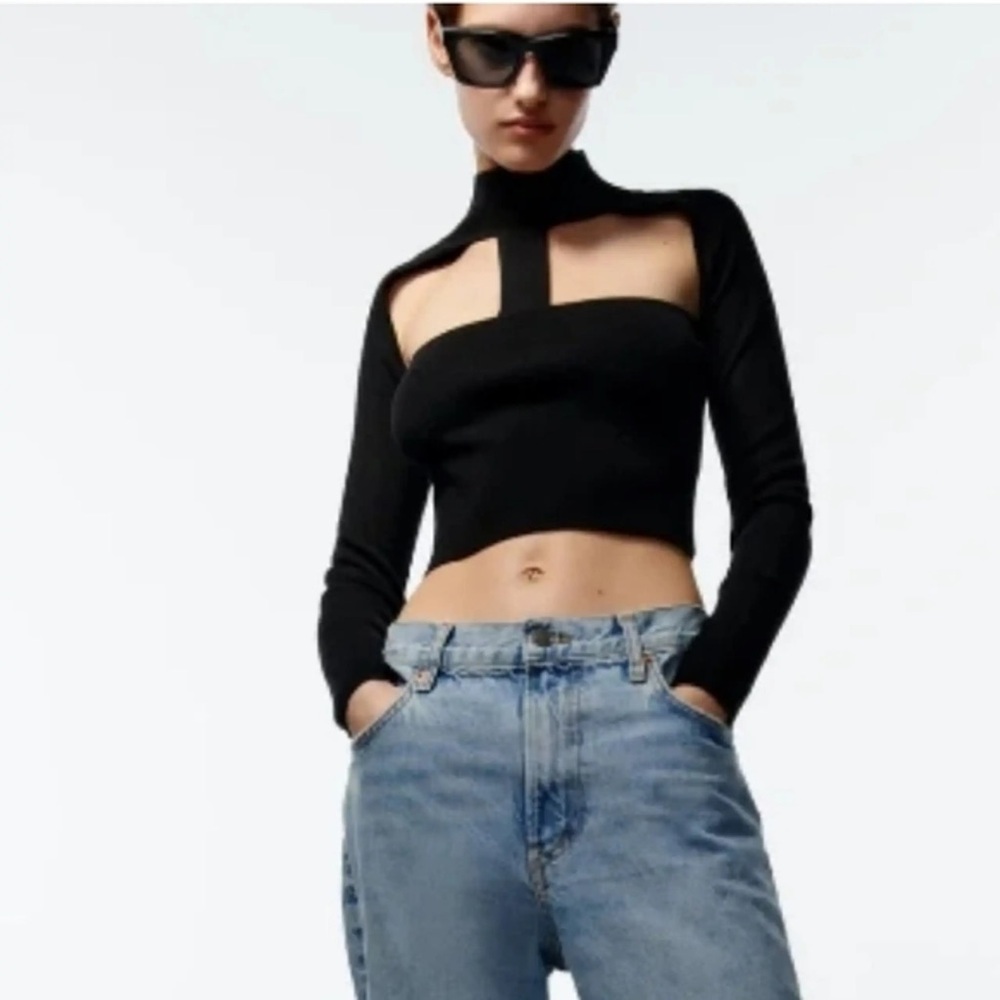 Chic Black Cut-Out Long Sleeve Top